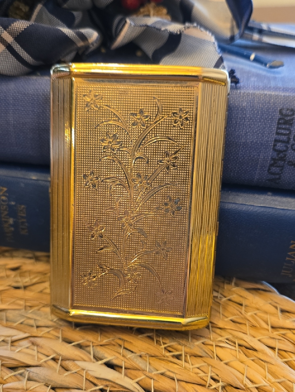 Vntg Melissa Gold-tone Rectangular Compact Mirror with Powder Pan